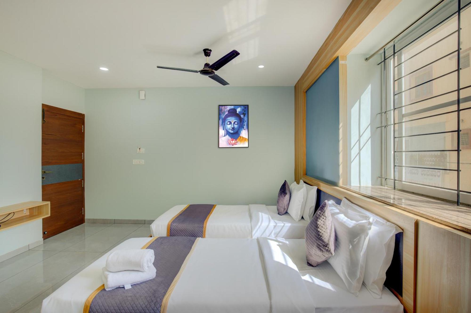 Hotel Park Lane Yelahanka 벵갈루루 외부 사진