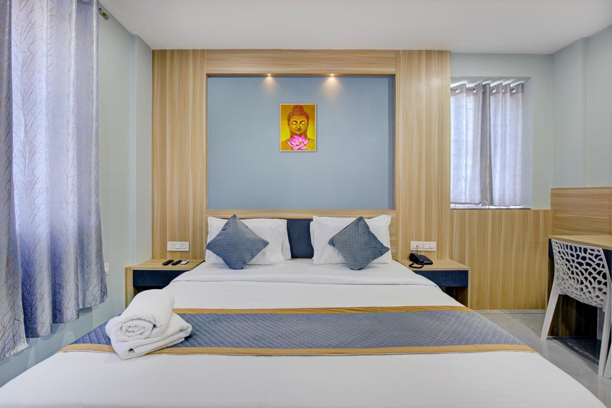 Hotel Park Lane Yelahanka 벵갈루루 외부 사진
