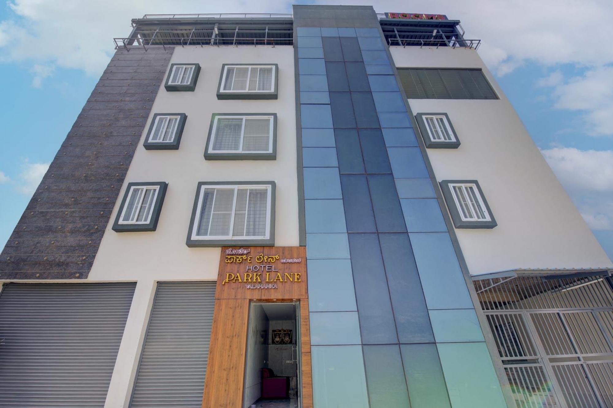 Hotel Park Lane Yelahanka 벵갈루루 외부 사진