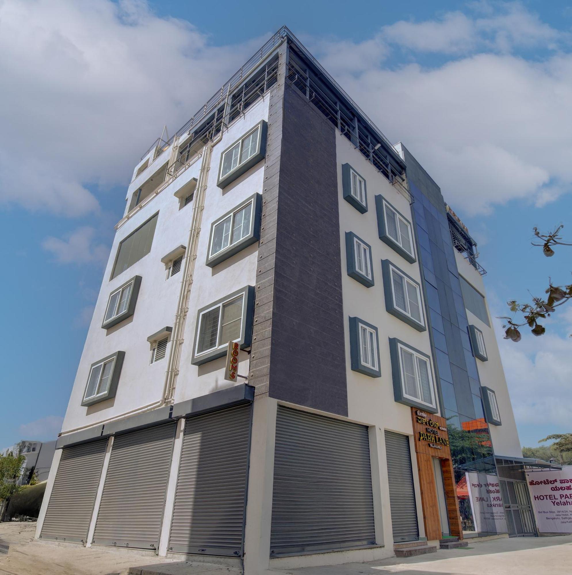 Hotel Park Lane Yelahanka 벵갈루루 외부 사진